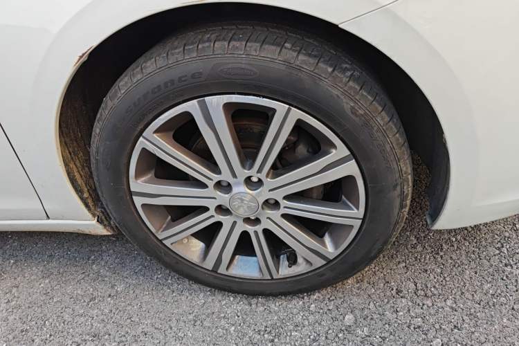 Used Peugeot 408 2015 1.2T Automatic Luxury Edition Right Front Wheel Hub
