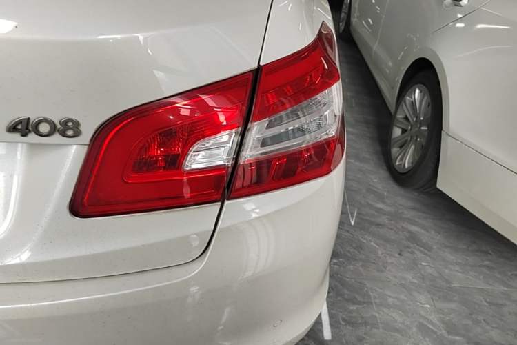 Used Peugeot 408 2015 1.2T Automatic Luxury Edition Right Rear Taillight