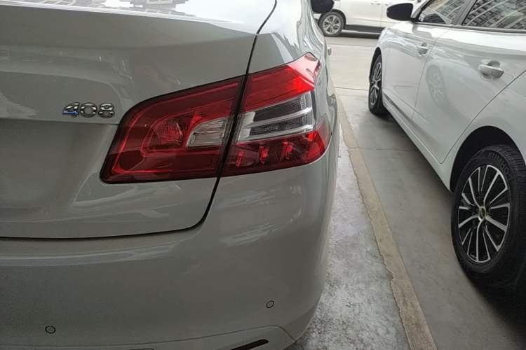 Used Peugeot 408 2015 1.2T Automatic Luxury Edition Right Rear Taillight