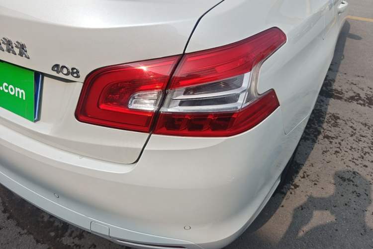 Used Peugeot 408 2015 1.2T Automatic Glory Edition Right Rear Taillight