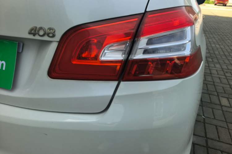 Used Peugeot 408 2015 1.2T Automatic Glory Edition Right Rear Taillight