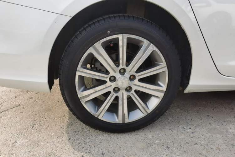 Used Peugeot 408 2015 1.2T Automatic Luxury Edition Right Rear Wheel Hub