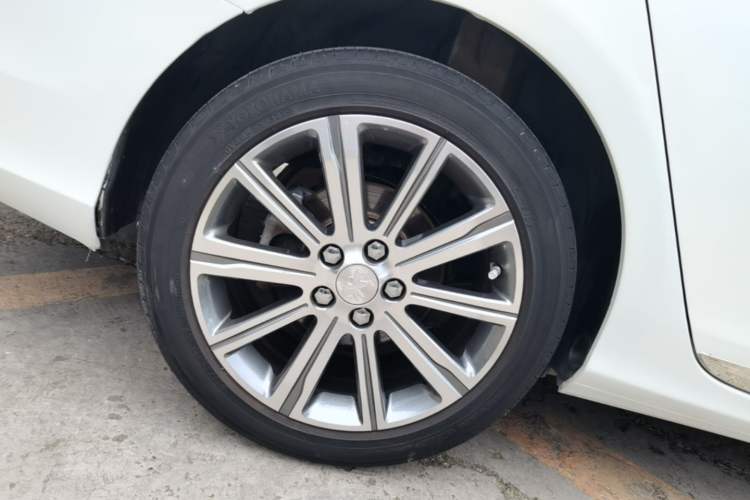 Used Peugeot 408 2015 1.2T Automatic Luxury Edition Right Rear Wheel Hub