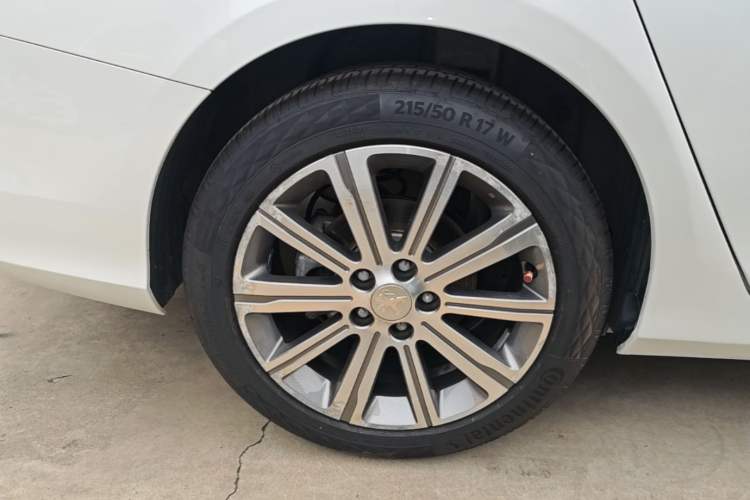 Used Peugeot 408 2015 1.2T Automatic Luxury Edition Right Rear Wheel Hub