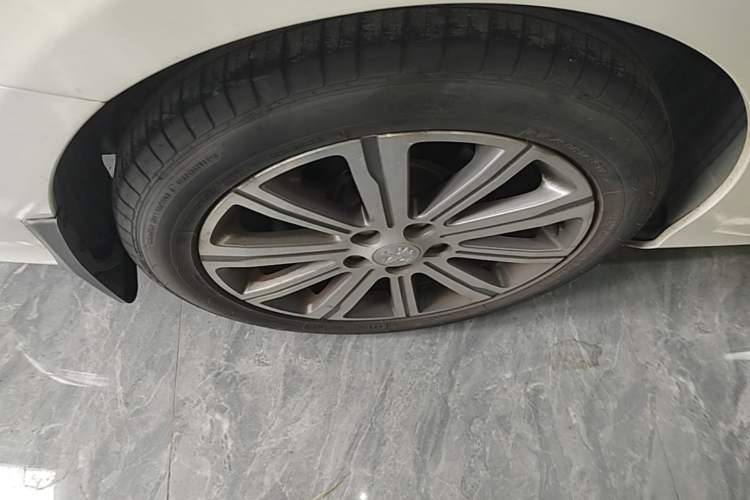 Used Peugeot 408 2015 1.2T Automatic Luxury Edition Right Rear Wheel Hub