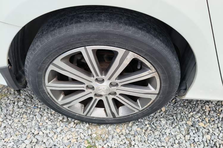 Used Peugeot 408 2015 1.2T Automatic Luxury Edition Right Rear Wheel Hub