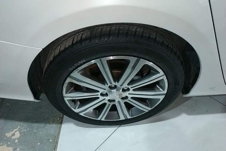 Used Peugeot 408 2015 1.2T Automatic Luxury Edition Right Rear Wheel Hub