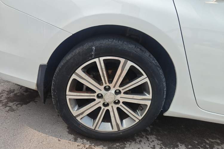 Used Peugeot 408 2015 1.2T Automatic Glory Edition Right Rear Wheel Hub