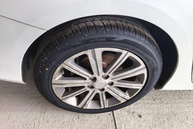 Used Peugeot 408 2015 1.2T Automatic Luxury Edition Right Rear Wheel Hub