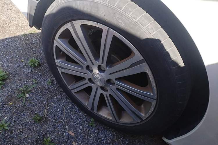 Used Peugeot 408 2015 1.2T Automatic Luxury Edition Right Rear Wheel Hub