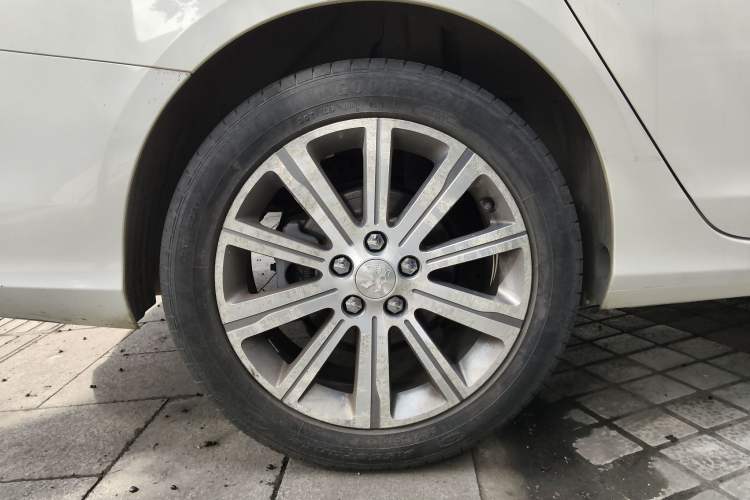 Used Peugeot 408 2015 1.2T Automatic Luxury Edition Right Rear Wheel Hub