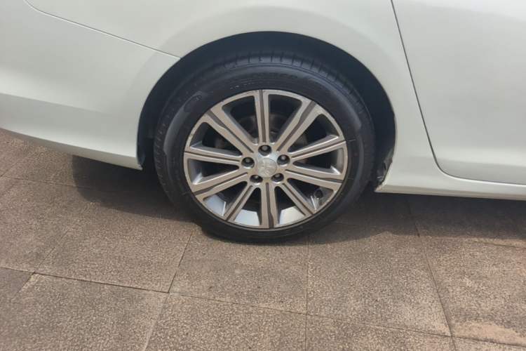 Used Peugeot 408 2015 1.2T Automatic Luxury Edition Right Rear Wheel Hub