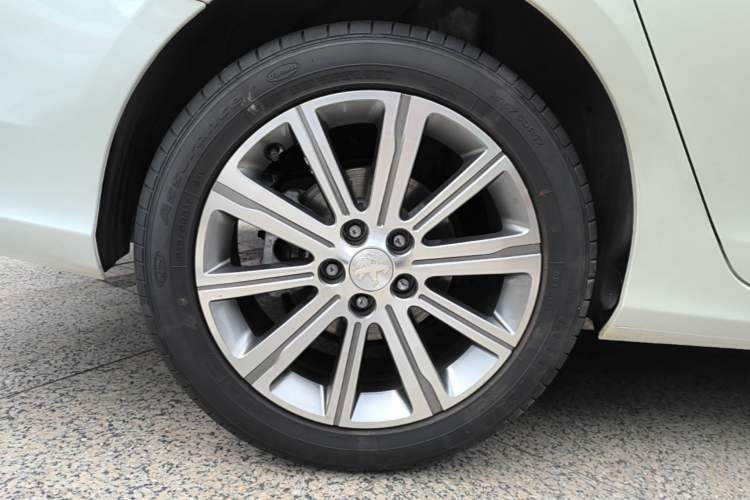Used Peugeot 408 2015 1.2T Automatic Luxury Edition Right Rear Wheel Hub
