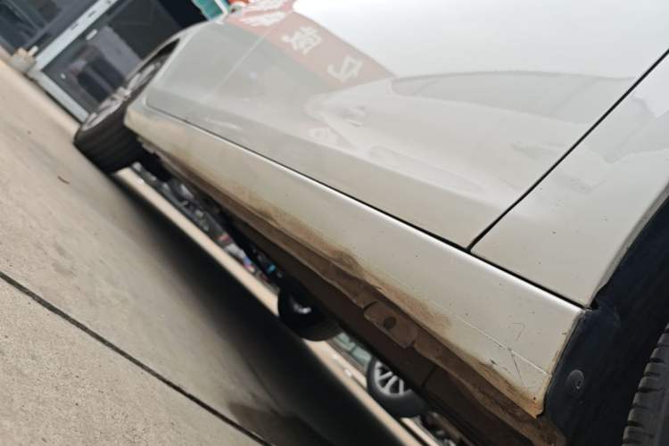 Used Peugeot 408 2015 1.2T Automatic Luxury Edition Right Side Sill