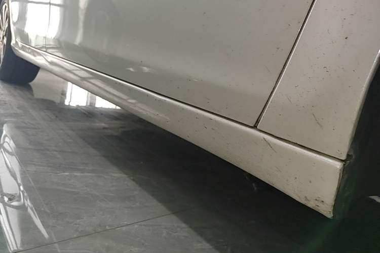 Used Peugeot 408 2015 1.2T Automatic Luxury Edition Right Side Sill