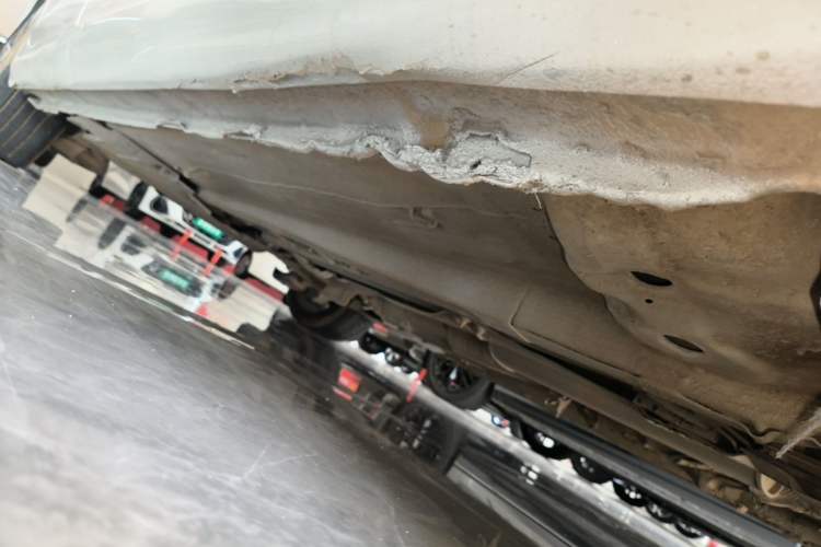 Used Peugeot 408 2015 1.2T Automatic Luxury Edition Right Side Sill