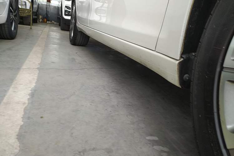 Used Peugeot 408 2015 1.2T Automatic Luxury Edition Right Side Sill