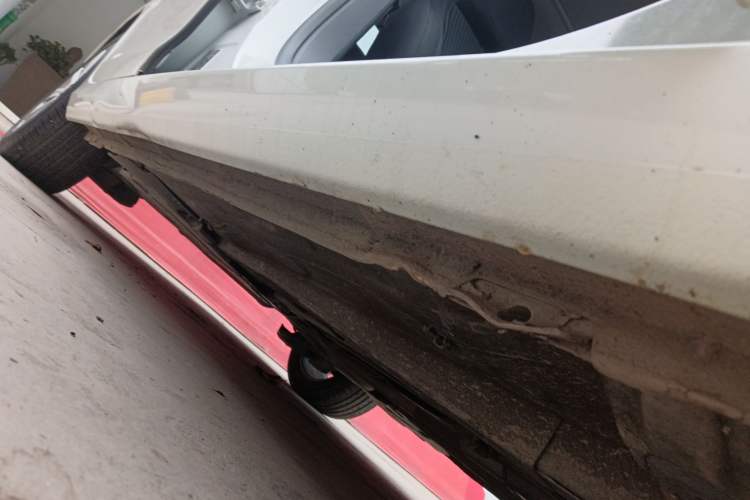 Used Peugeot 408 2015 1.2T Automatic Luxury Edition Right Side Sill