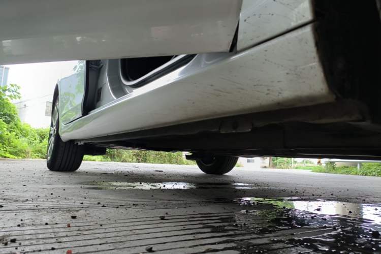 Used Peugeot 408 2015 1.2T Automatic Glory Edition Right Side Sill