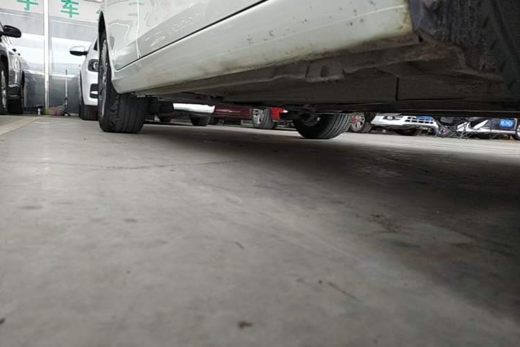 Used Peugeot 408 2015 1.2T Automatic Luxury Edition Right Side Sill