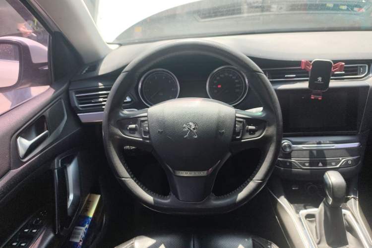Used Peugeot 408 2015 1.2T Automatic Luxury Edition Steering Wheel