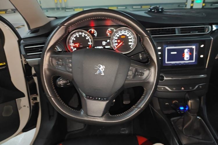 Used Peugeot 408 2015 1.2T Automatic Luxury Edition Steering Wheel