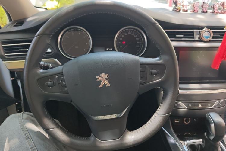Used Peugeot 408 2015 1.2T Automatic Luxury Edition Steering Wheel