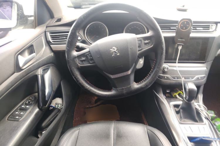 Used Peugeot 408 2015 1.2T Automatic Luxury Edition Steering Wheel