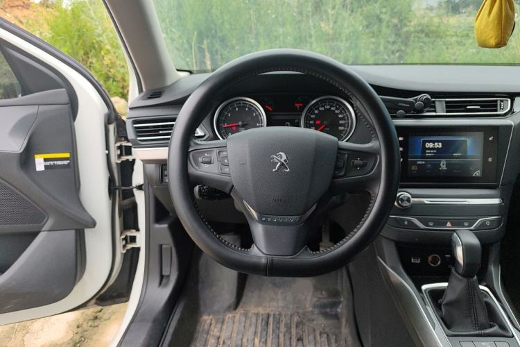 Used Peugeot 408 2015 1.2T Automatic Luxury Edition Steering Wheel