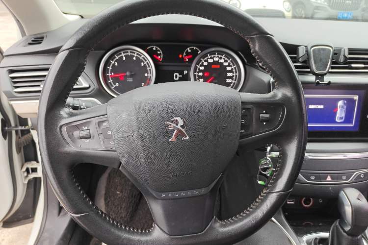 Used Peugeot 408 2015 1.2T Automatic Luxury Edition Steering Wheel