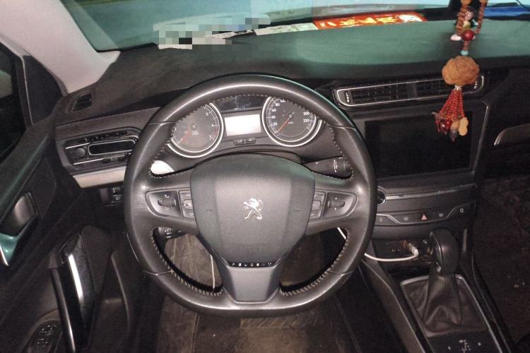 Used Peugeot 408 2015 1.2T Automatic Luxury Edition Steering Wheel