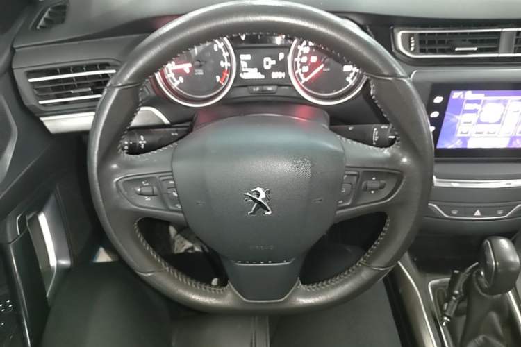 Used Peugeot 408 2015 1.2T Automatic Luxury Edition Steering Wheel
