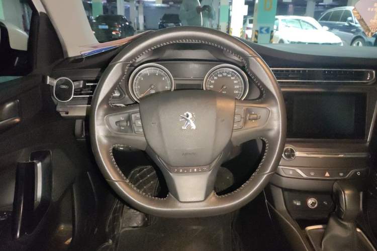 Used Peugeot 408 2015 1.2T Automatic Luxury Edition Steering Wheel