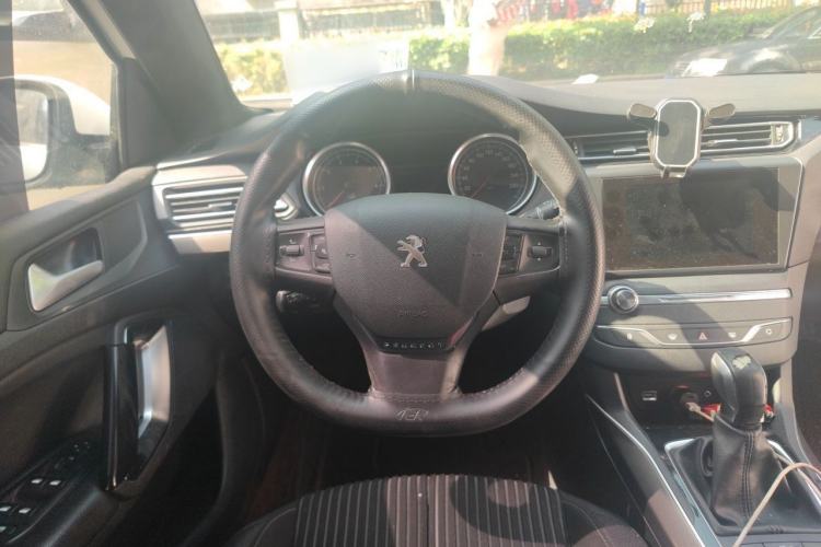 Used Peugeot 408 2015 1.2T Automatic Luxury Edition Steering Wheel