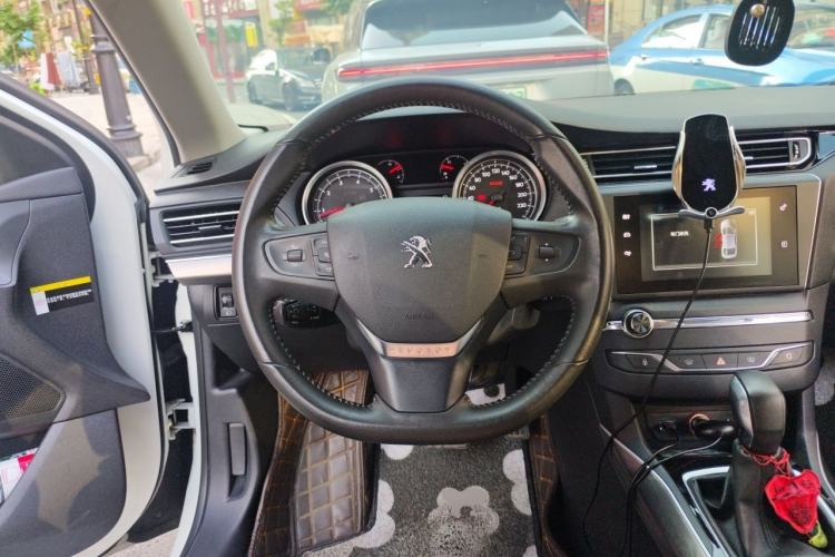 Used Peugeot 408 2015 1.2T Automatic Luxury Edition Steering Wheel