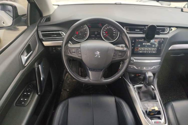 Used Peugeot 408 2015 1.2T Automatic Luxury Edition Steering Wheel