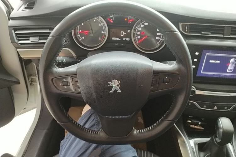 Used Peugeot 408 2015 1.2T Automatic Luxury Edition Steering Wheel