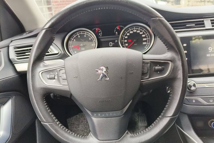 Used Peugeot 408 2015 1.2T Automatic Luxury Edition Steering Wheel