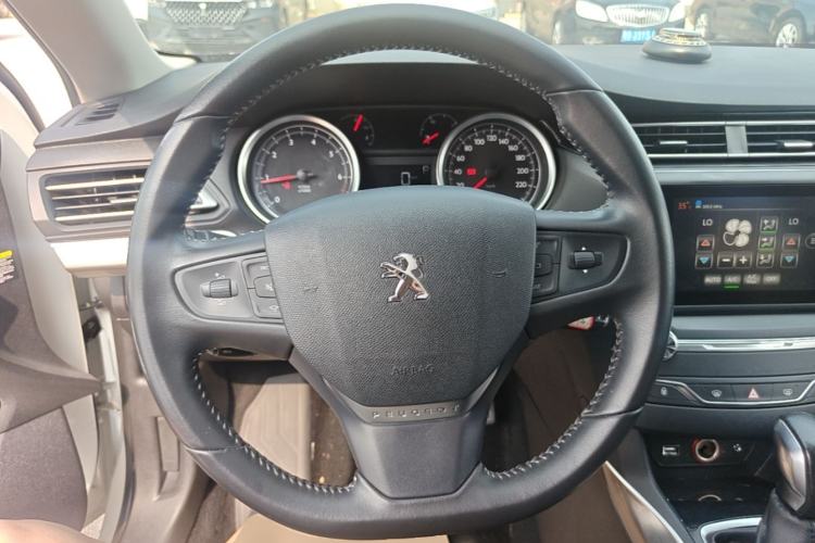 Used Peugeot 408 2015 1.2T Automatic Glory Edition Steering Wheel