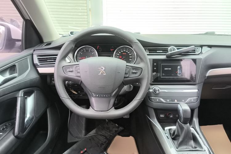 Used Peugeot 408 2015 1.2T Automatic Luxury Edition Steering Wheel