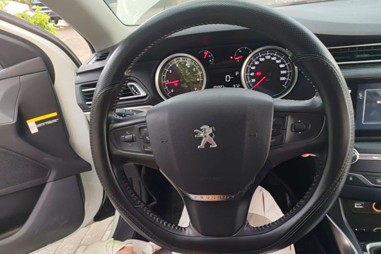 Used Peugeot 408 2015 1.2T Automatic Luxury Edition Steering Wheel