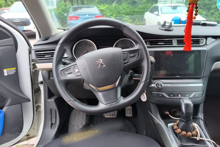 Used Peugeot 408 2015 1.2T Automatic Luxury Edition Steering Wheel