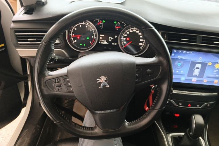 Used Peugeot 408 2015 1.2T Automatic Luxury Edition Steering Wheel