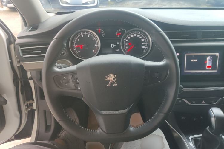 Used Peugeot 408 2015 1.2T Automatic Luxury Edition Steering Wheel