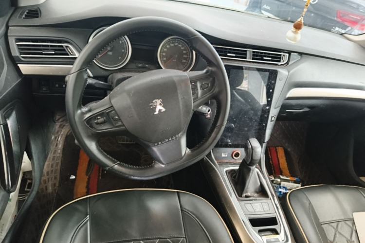 Used Peugeot 408 2015 1.2T Automatic Luxury Edition Steering Wheel