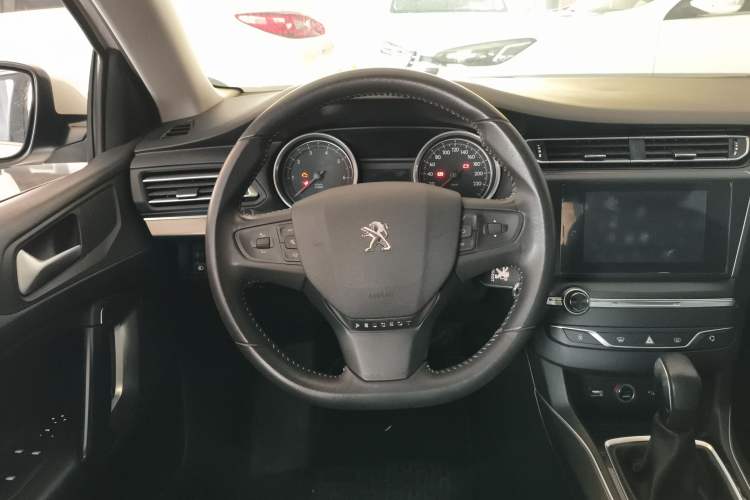 Used Peugeot 408 2015 1.2T Automatic Luxury Edition Steering Wheel
