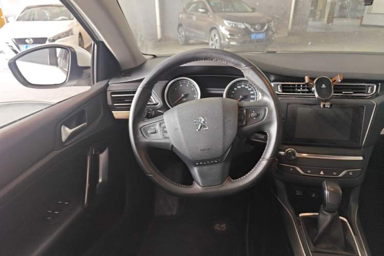 Used Peugeot 408 2015 1.2T Automatic Luxury Edition Steering Wheel