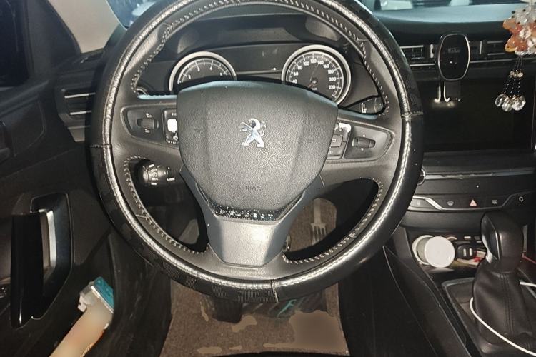 Used Peugeot 408 2015 1.2T Automatic Luxury Edition Steering Wheel