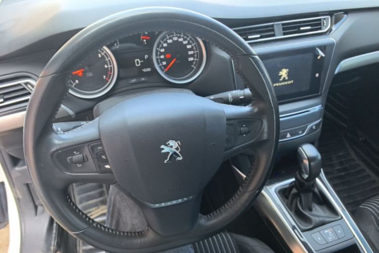 Used Peugeot 408 2015 1.2T Automatic Glory Edition Steering Wheel