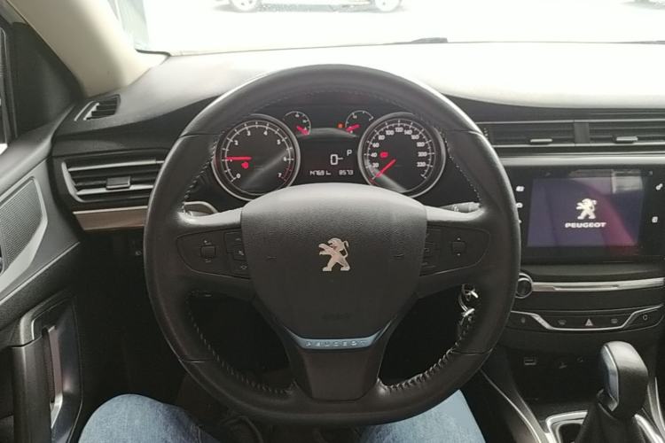 Used Peugeot 408 2015 1.2T Automatic Luxury Edition Steering Wheel